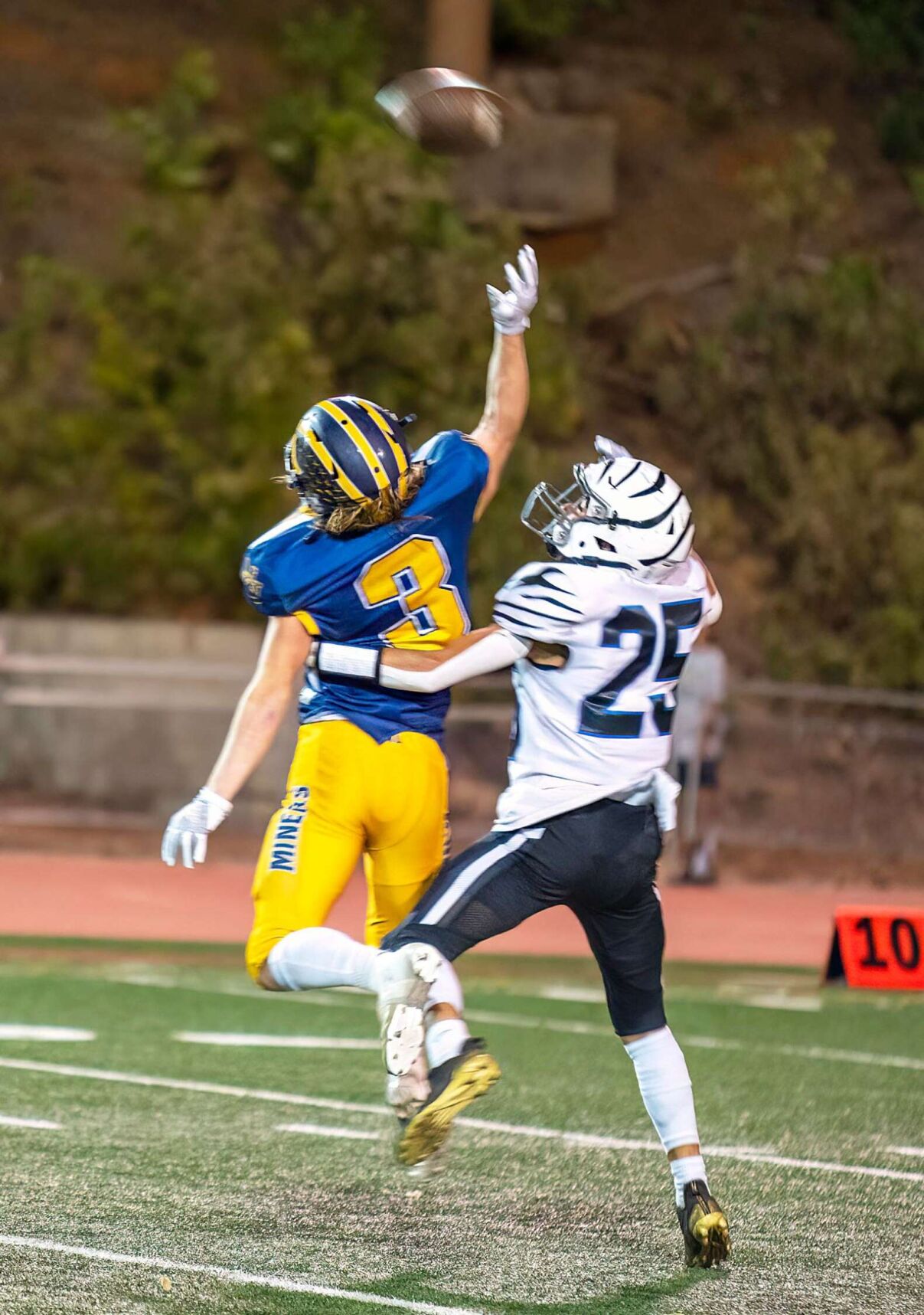 Miners pound Pondo; earn playoff spot